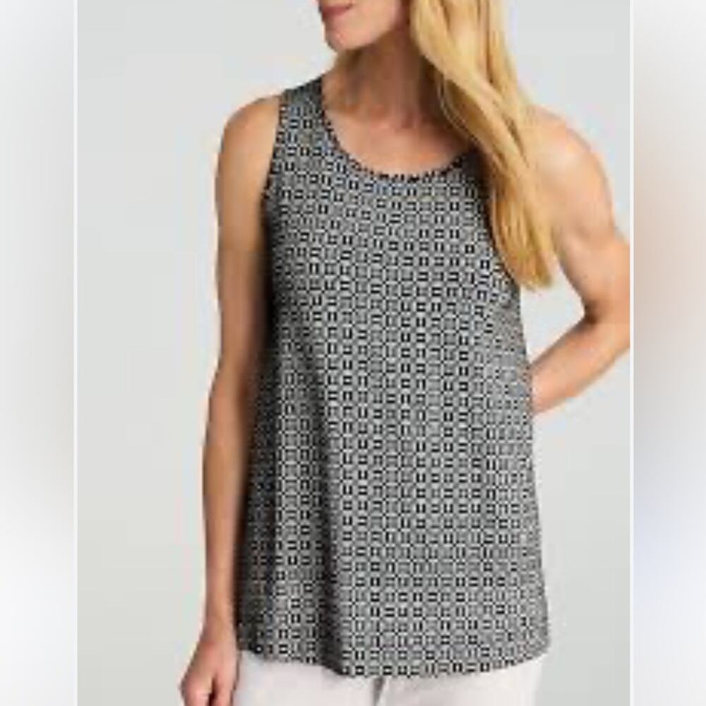 Stylish Black and White Patterned Women's Top